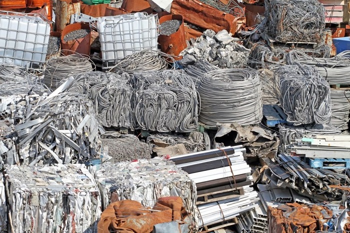 Thu mua phế liệu quận 2 giá cao tại Mạnh Nhất